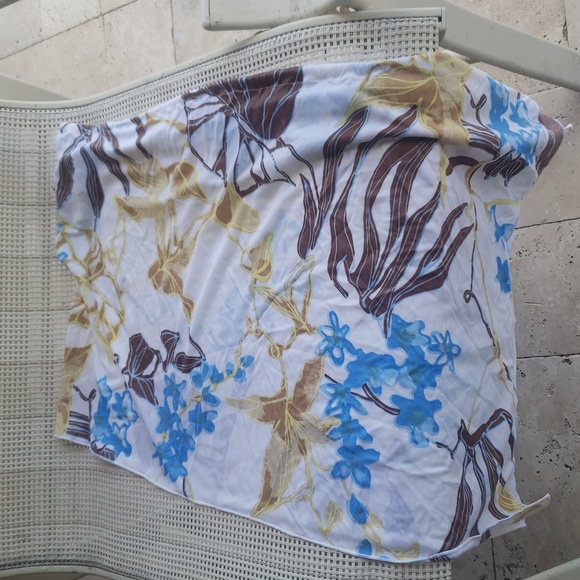 Cover up - Picture 2 of 3